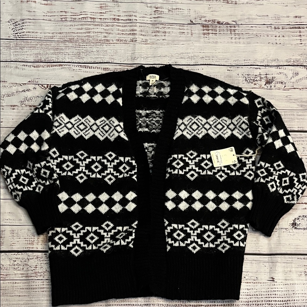 a.n.a Women’s Black and White Geometric Knit Cardigan Size PM Petite (Medium)